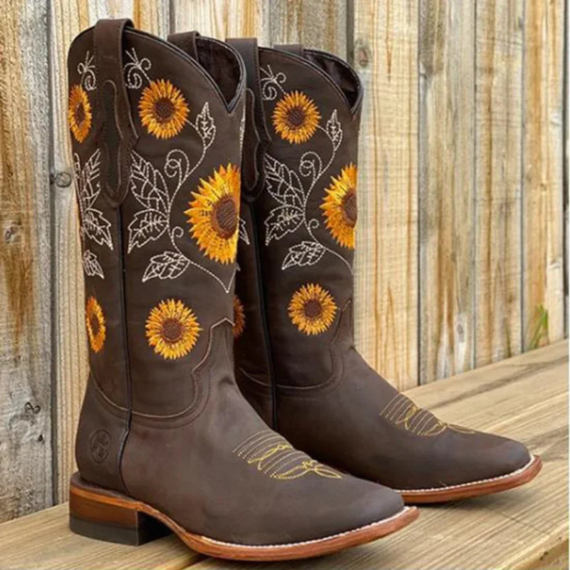 Winter Women Fashion Boots Outdoor Comfort walking shoes Embroidery