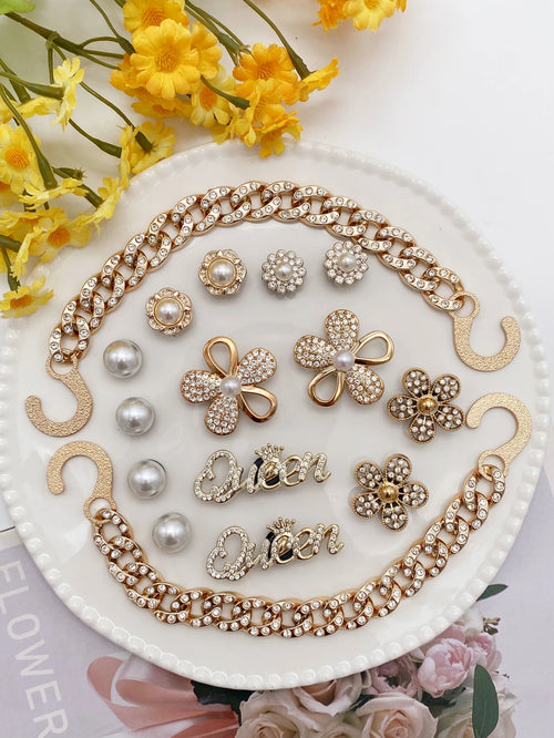 16 fashionable golden double flowers, Queen, rhinestone chain Crocs