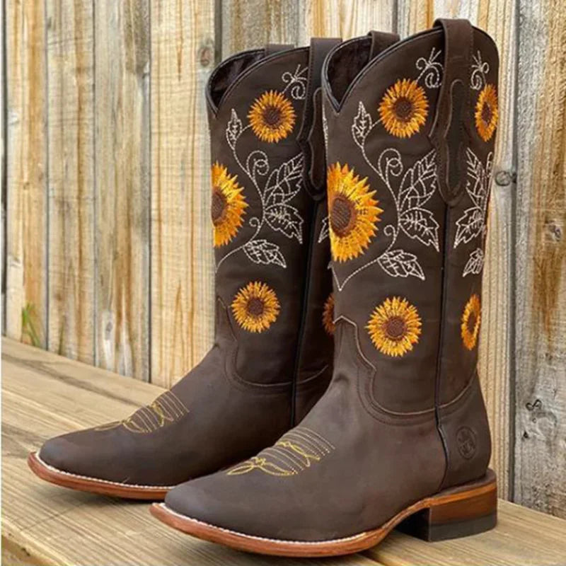 Winter Women Fashion Boots Outdoor Comfort walking shoes Embroidery