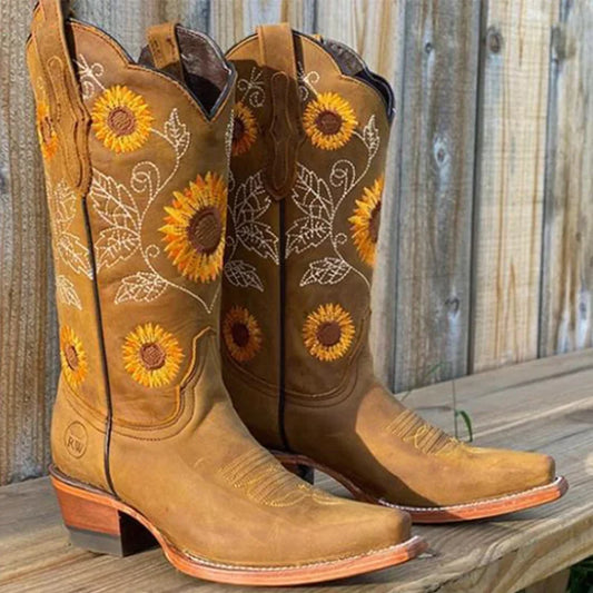 Winter Women Fashion Boots Outdoor Comfort walking shoes Embroidery
