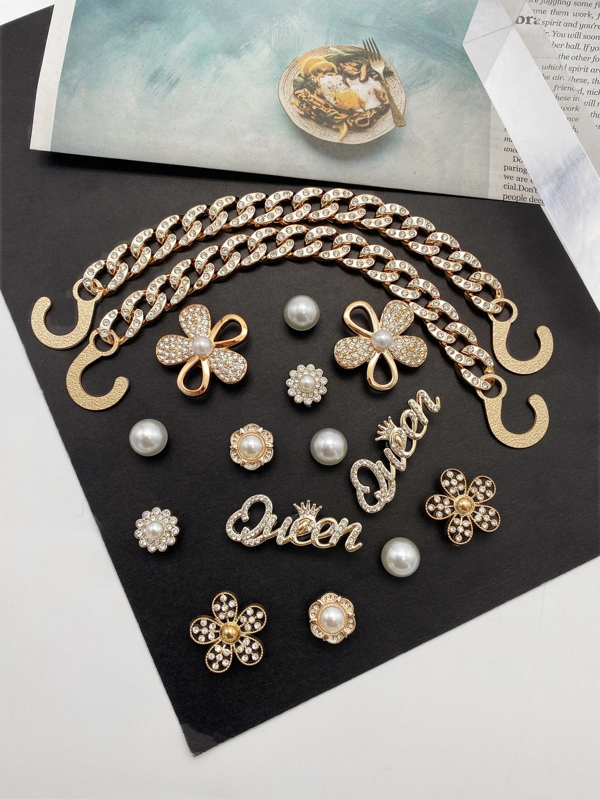 16 fashionable golden double flowers, Queen, rhinestone chain Crocs