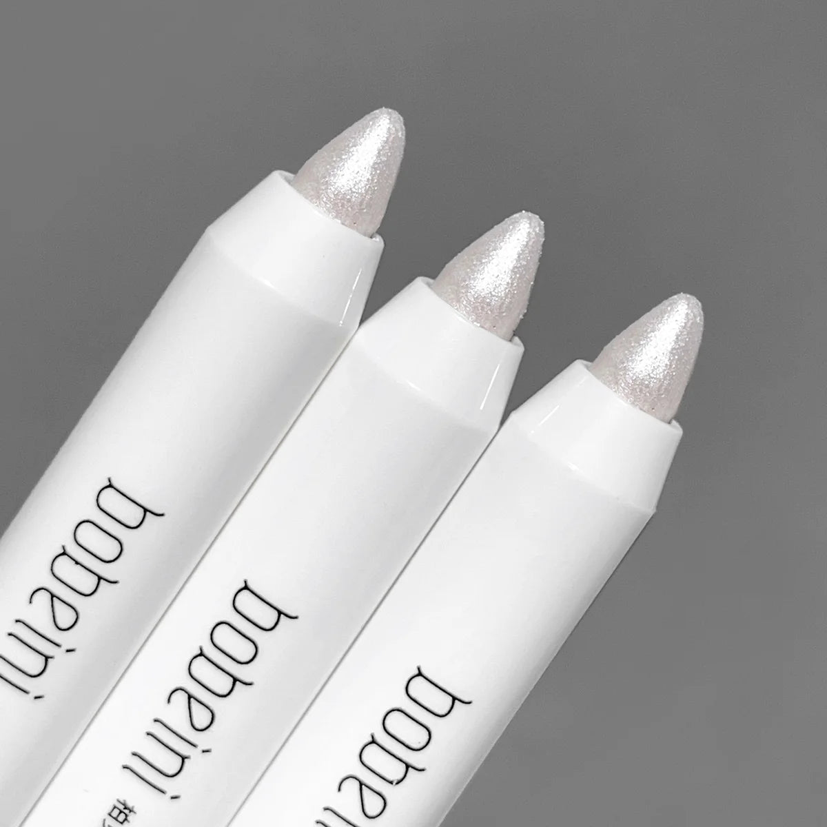 The 3-color highlighter eyeshadow pencil is waterproof and