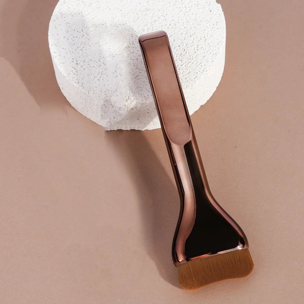 Professiona Makeup Brush, Curved Soft Bristle Foundation Brush for