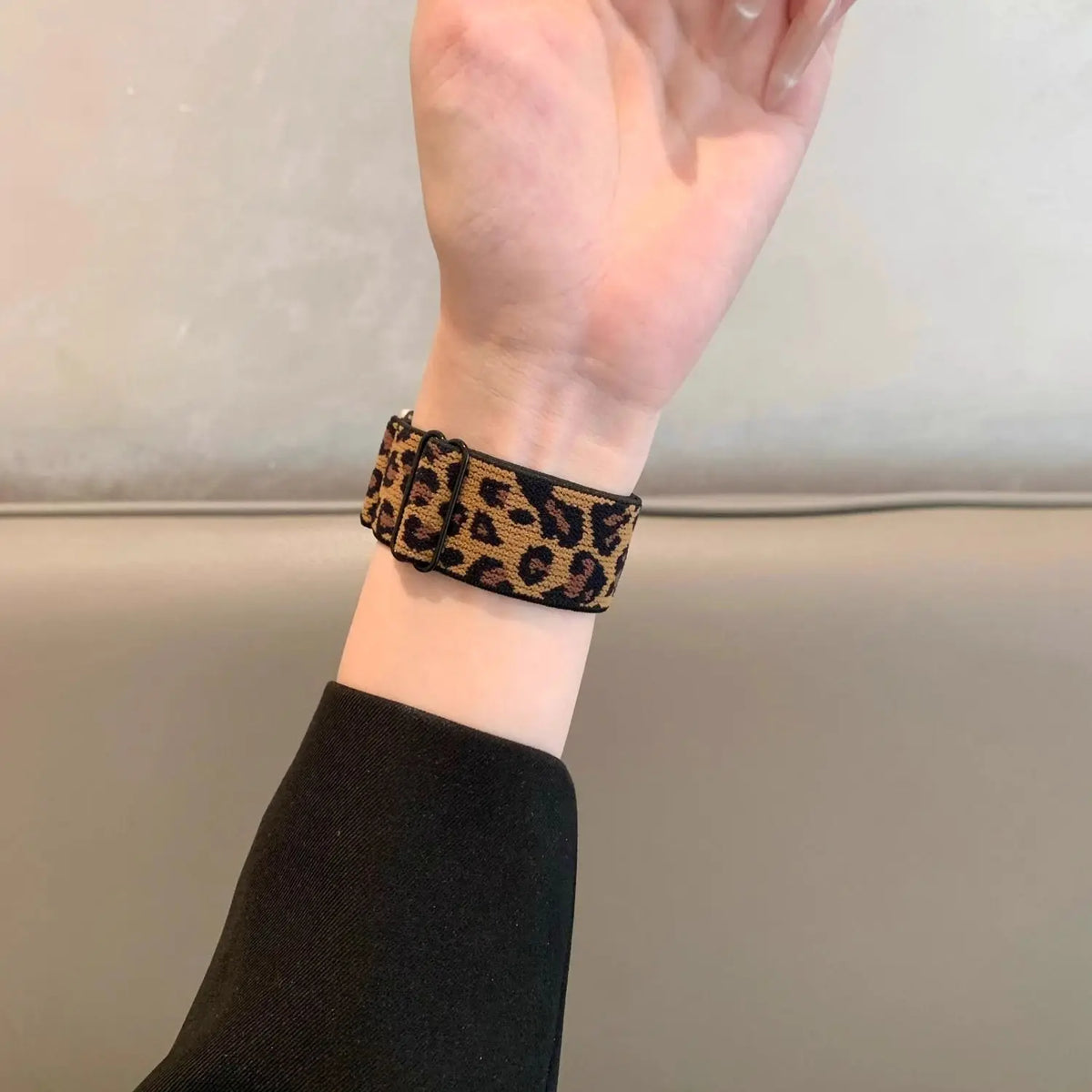 1 Pack Leopard Print Elastic Loop Band Compatible With Apple Watch
